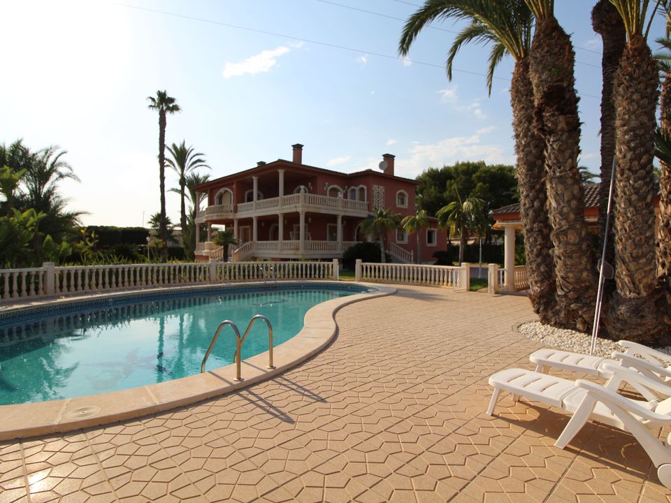 7 bedrooms Villa in Alicante, Spain No. 189094