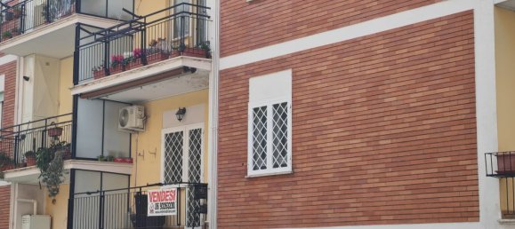 3 rooms Apartment in Albano Laziale, Italy No. 122755 2