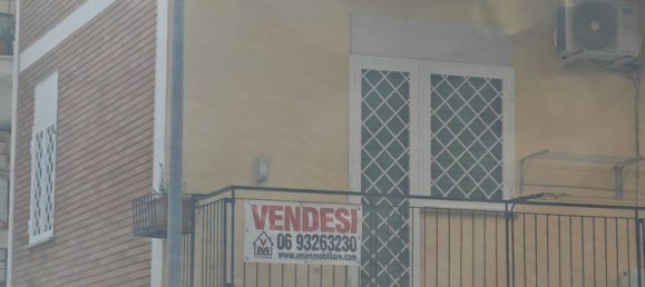 3 rooms Apartment in Albano Laziale, Italy No. 122755 3