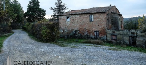 5 rooms House in Chiusi, Italy No. 113749 4