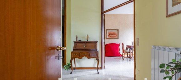 4-salle Appartement à Cesano Maderno, Italy No. 29944 6