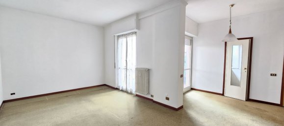 Studio in Cinisello Balsamo, Italy No. 7829 4