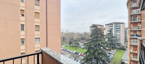 Studio in Cinisello Balsamo, Italy No. 7829 10