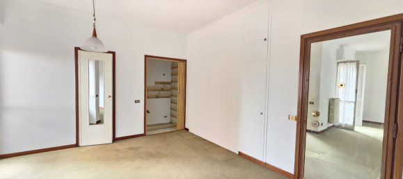 Studio in Cinisello Balsamo, Italy No. 7829 24