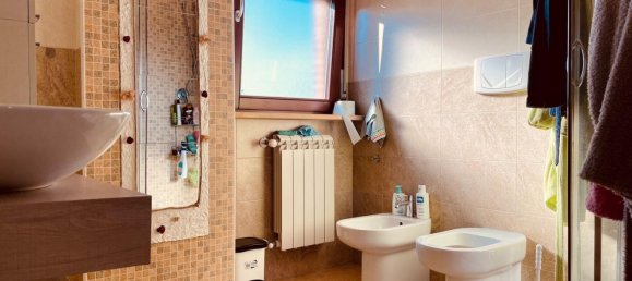 Apartamento de 3 dormitorios en Foggia, Italy No. 358089 8