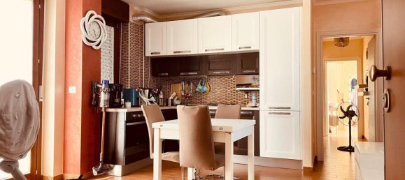 Apartamento de 3 dormitorios en Foggia, Italy No. 358089 2