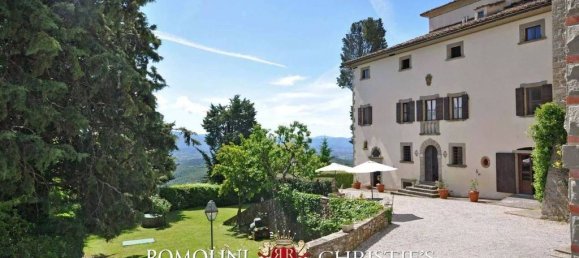 Вилла с 29 спальнями в Каполона, Италия № 124519 3