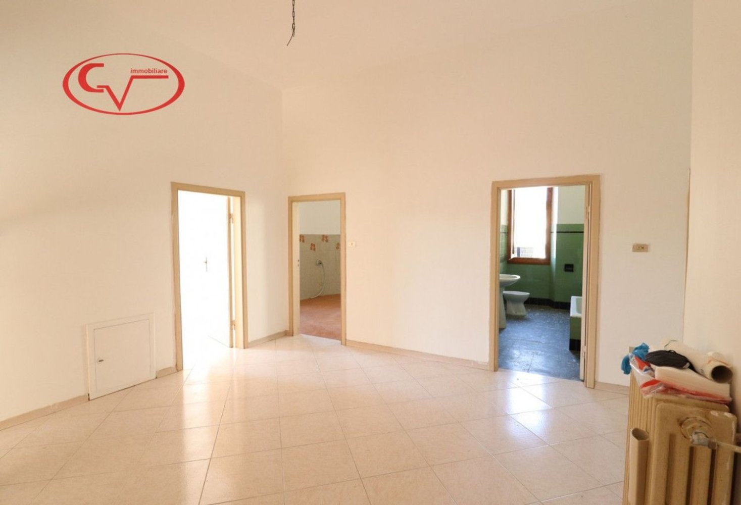 Квартира с 5 спальнями в Монтеварки, Италия № 402425