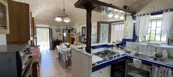 Casa de 4 dormitorios en Martina Franca, Italy No. 343930 10