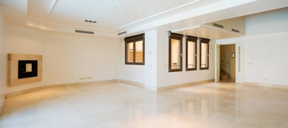 5 bedrooms House in Pozuelo de Alarcon, Spain No. 19712 4