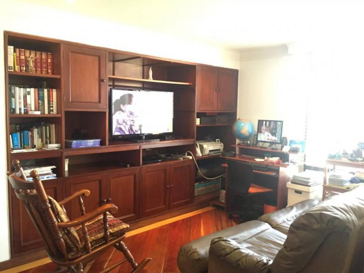 3 bedrooms House in Bogota, Colombia No. 10063