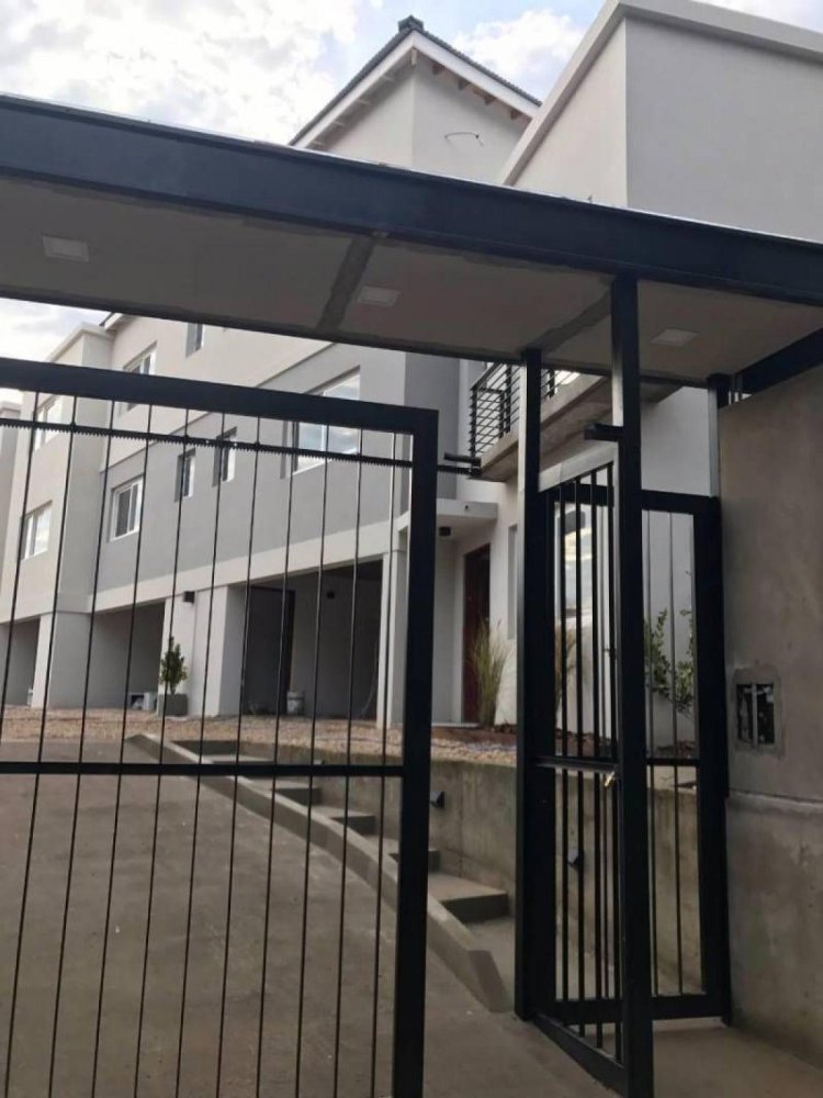 3 bedrooms House in Tigre, Argentina No. 19567