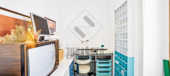 6-salle Appartement à Noto, Italy No. 102978 10