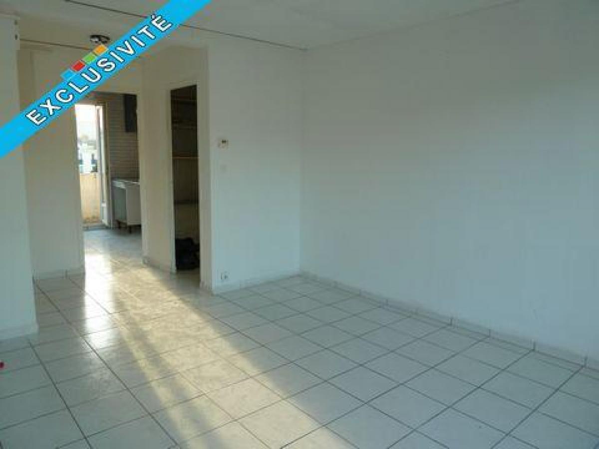 2 bedrooms Apartment in Aubagne, France No. 13418