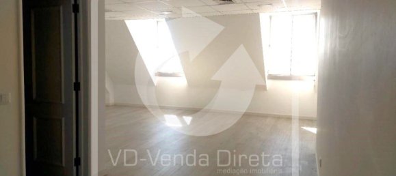 44m² Office in Lisbon, Portugal No. 94102 2