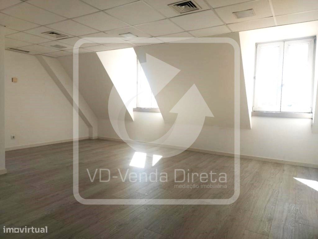 44m² Office in Lisbon, Portugal No. 94102