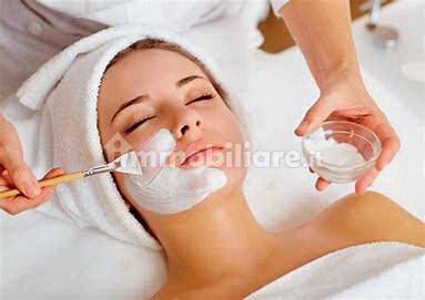 5غرفة عقار تجاري في Montecatini Terme, Italy رقم 214170