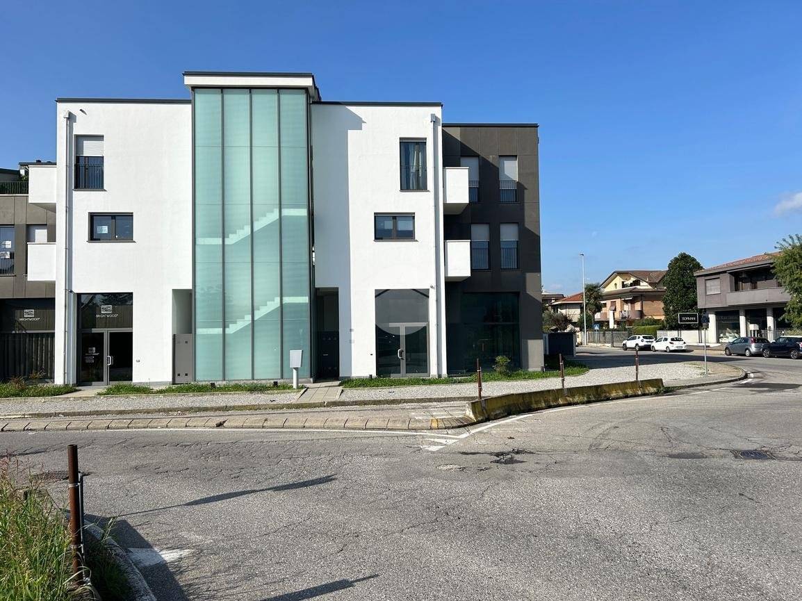 Escritório de 4 divisões em Meda, Italy N.º 168265