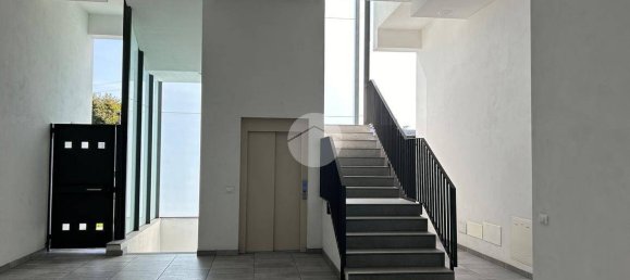 Escritório de 4 divisões em Meda, Italy N.º 168265 6