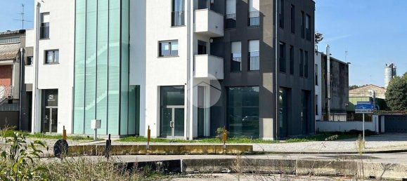 Escritório de 4 divisões em Meda, Italy N.º 168265 3