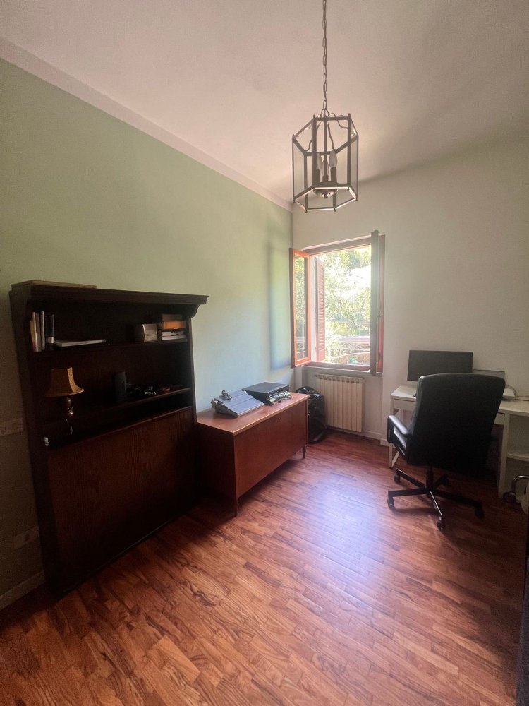 Apartamento de 8 habitaciónes en Montale, Italy No. 255000