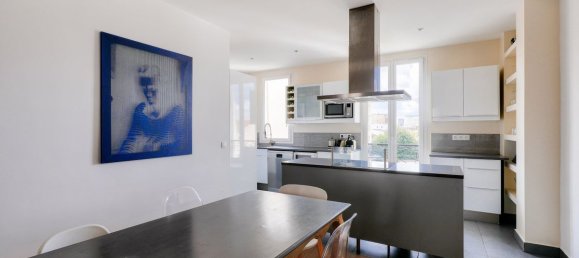 Дуплекс с 3 спальнями в Ла-Гарен-Коломб, Франция № 170172 5