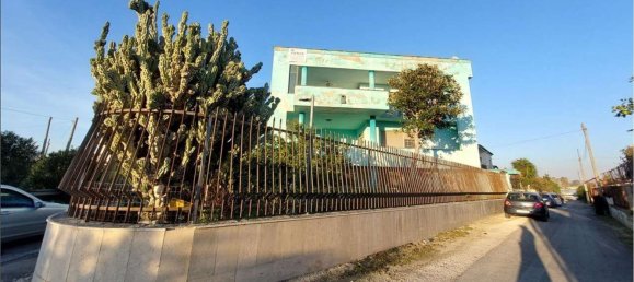 15-Zimmer Haus in Castel Volturno, Italy, Nr. 118648 2