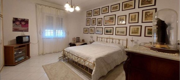 15-Zimmer Haus in Castel Volturno, Italy, Nr. 118648 9