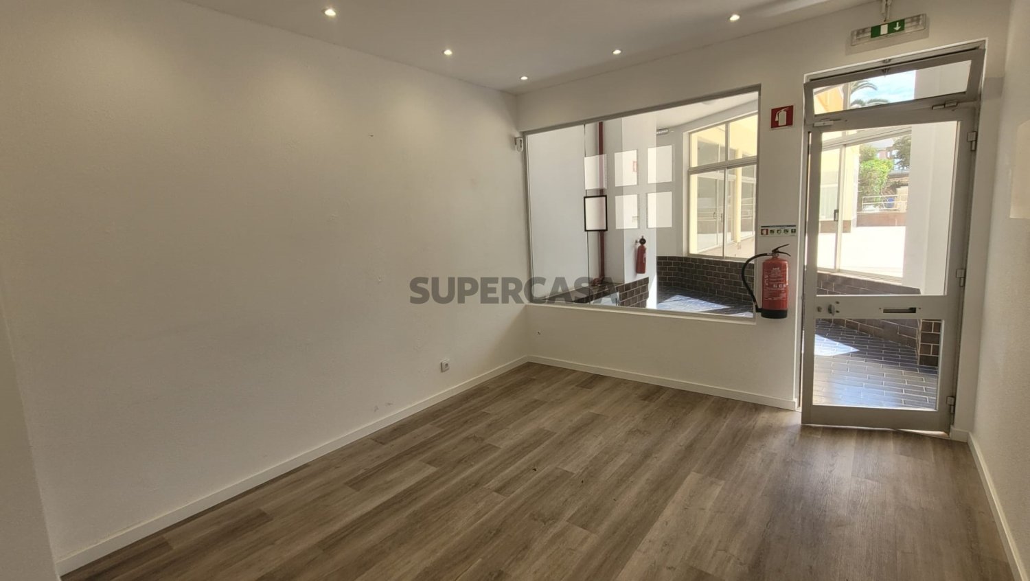 13m² Commercial property in Portimao, Portugal No. 289514