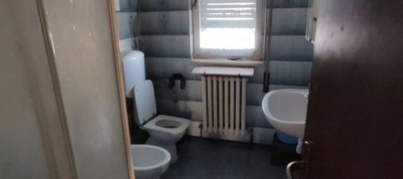 Квартира с 3 спальнями в Мантуя, Италия № 359680 17