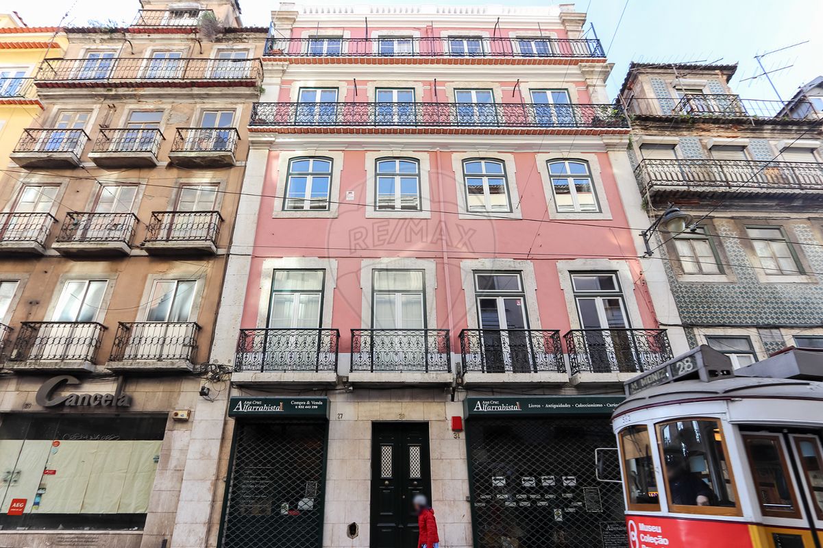 2 bedrooms Apartment in Lisbon, Portugal No. 75014