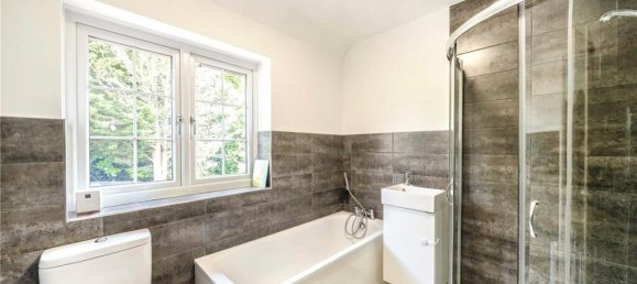 4 bedrooms House in London, United Kingdom No. 12698 8