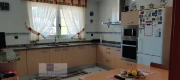 4 bedrooms House in San Andres del Rabanedo, Spain No. 21679 3