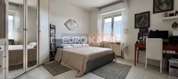 3-salle Appartement à Boltiere, Italy No. 284897 8