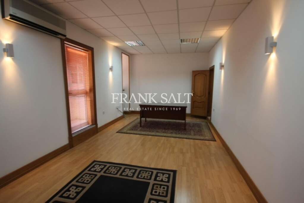 Oficina en Birkirkara, Malta 110 m² No. 12931