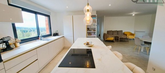 4 bedrooms House in Sens, France No. 339755 5