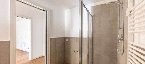 2غرفة شقة في Bergamo, Italy رقم 274923 19