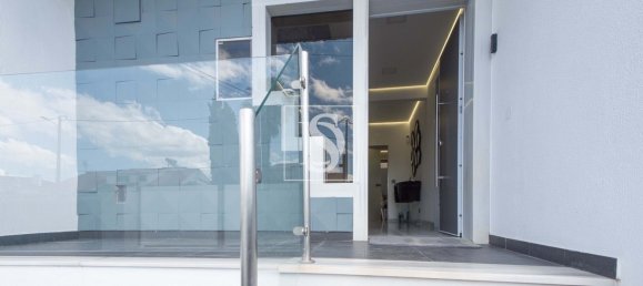 4 Schlafzimmer Villa in Seixal, Portugal, Nr. 348979 22