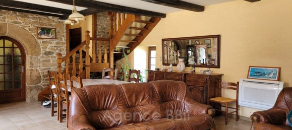 Casa de 3 dormitorios en Plesidy, France No. 307263 11