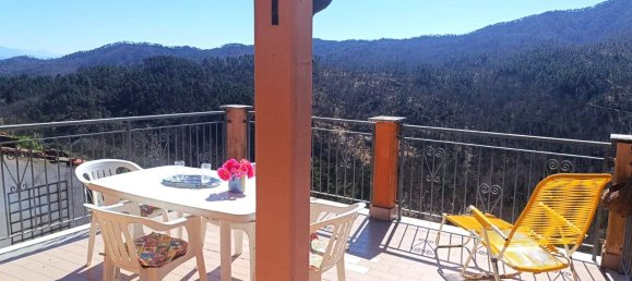 3غرفة منزل في Carro, Italy رقم 116677 2