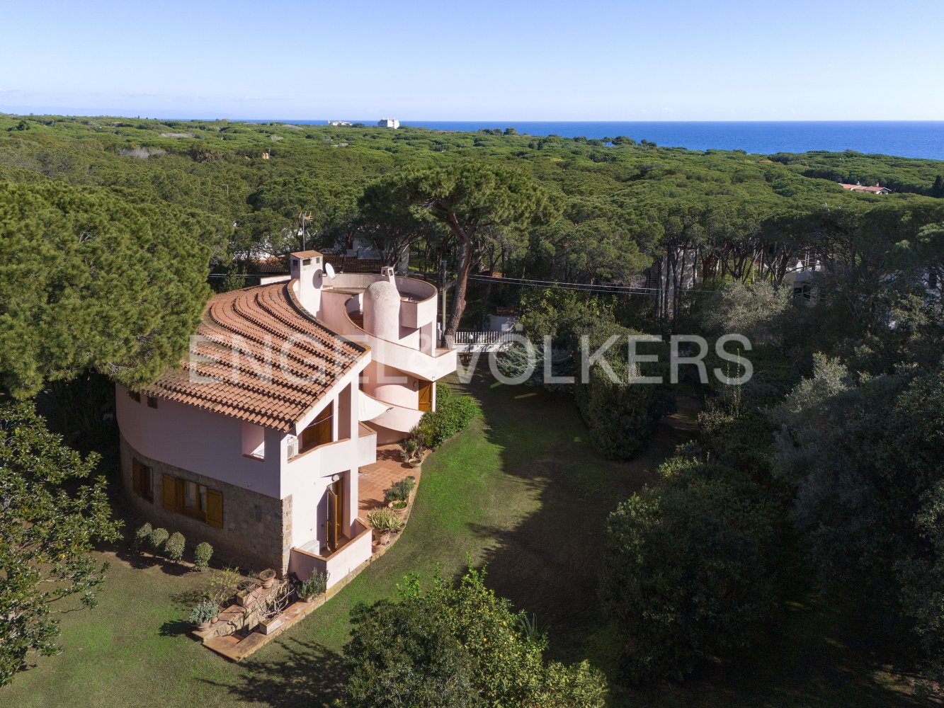 6 bedrooms Villa in Pula, Italy No. 132072