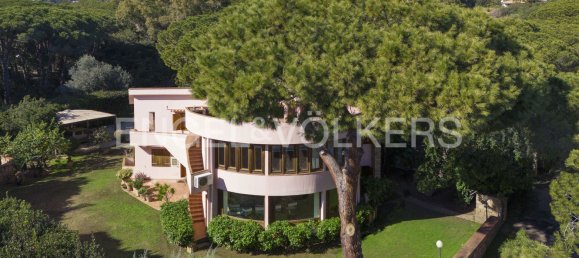 6 bedrooms Villa in Pula, Italy No. 132072 3