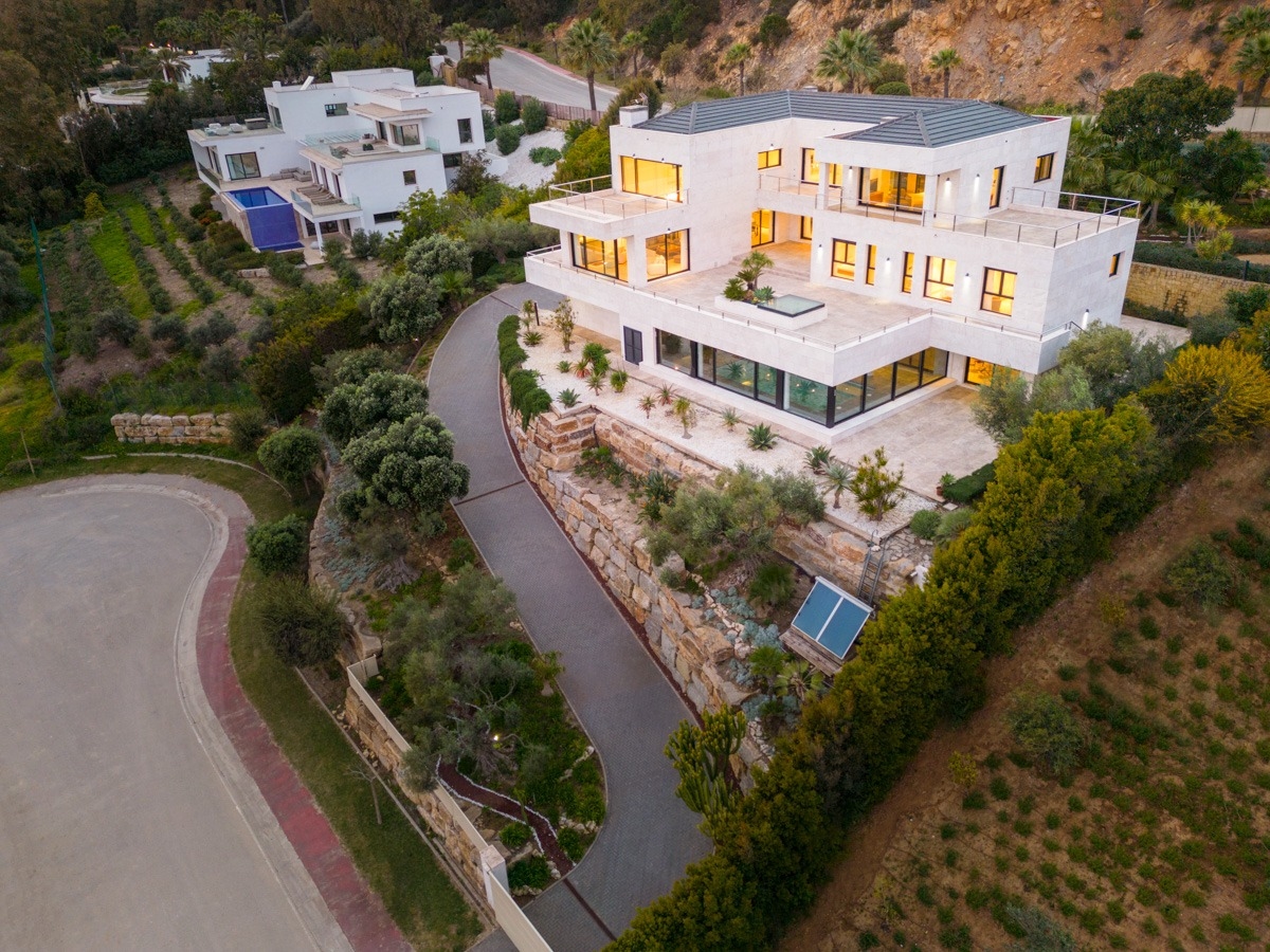 Villa de 6 dormitorios en Cádiz, Spain No. 204541