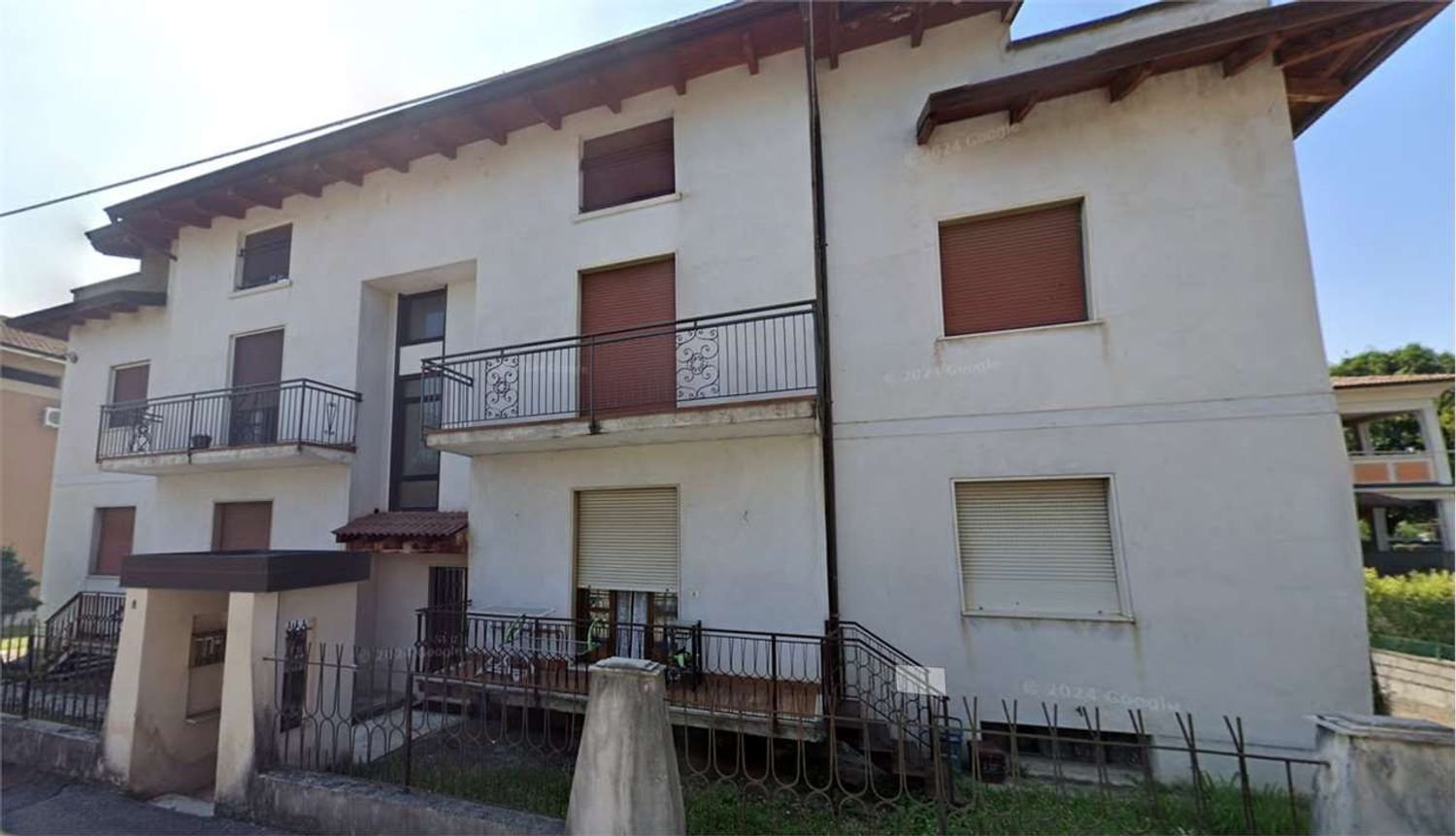 6 rooms Apartment in Travagliato, Italy No. 7115