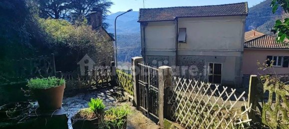 3 bedrooms House in Calice al Cornoviglio, Italy No. 251438 15