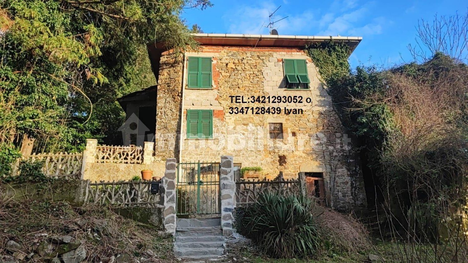 3 bedrooms House in Calice al Cornoviglio, Italy No. 251438