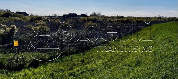 82280m² Land in Ferrara, Italy No. 232362 11