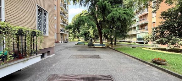 2 bedrooms Apartment in Milan, Italy No. 320613 25