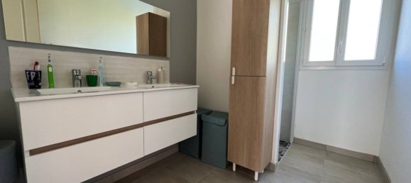 Villa de 3 dormitorios en Avord, France No. 92471 8