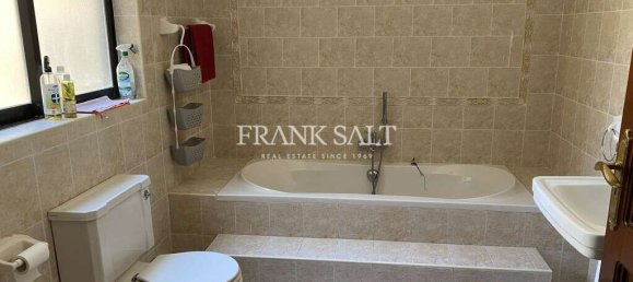 5 bedrooms Townhouse in Zebbug, Malta No. 7685 11